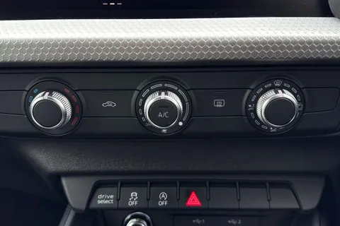 MT75NBM Audi A1 Black Edition 35 TFSI  150 PS S tronic Thumbnail #22