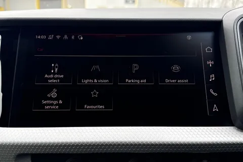 MT75NBM Audi A1 Black Edition 35 TFSI  150 PS S tronic Thumbnail #39