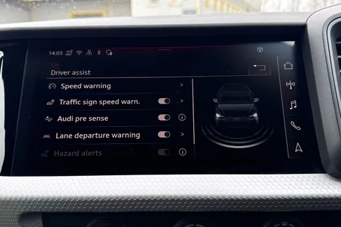 MT75NBM Audi A1 Black Edition 35 TFSI  150 PS S tronic Thumbnail #41