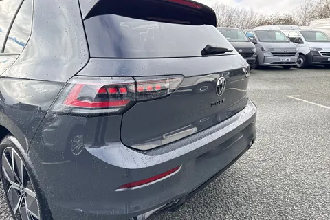  Volkswagen Golf 2.0 TDI Black Edition DSG Euro 6 (s/s) 5dr Thumbnail #8