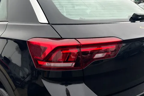 GJ74UMU Volkswagen T-Roc 1.5 TSI Life 5dr DSG Thumbnail #9