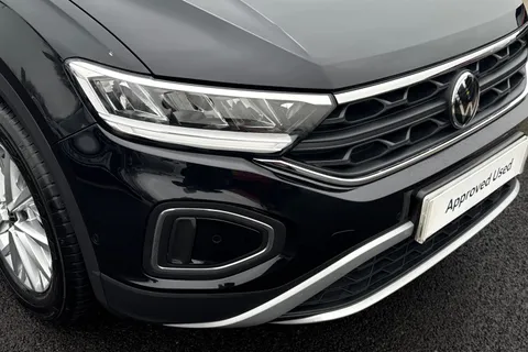 GJ74UMU Volkswagen T-Roc 1.5 TSI Life 5dr DSG Thumbnail #10