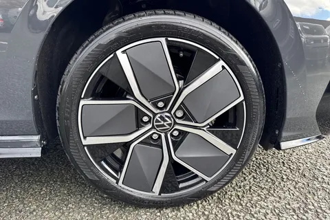  Volkswagen Golf 2.0 TDI Black Edition DSG Euro 6 (s/s) 5dr Thumbnail #10