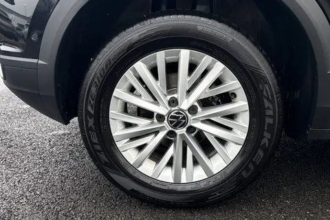 GJ74UMU Volkswagen T-Roc 1.5 TSI Life 5dr DSG Thumbnail #11