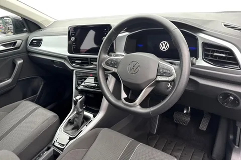GJ74UMU Volkswagen T-Roc 1.5 TSI Life 5dr DSG Thumbnail #15