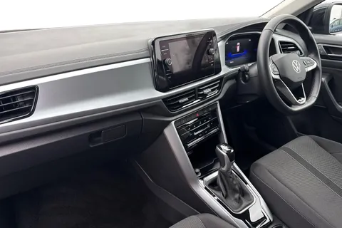 GJ74UMU Volkswagen T-Roc 1.5 TSI Life 5dr DSG Thumbnail #16