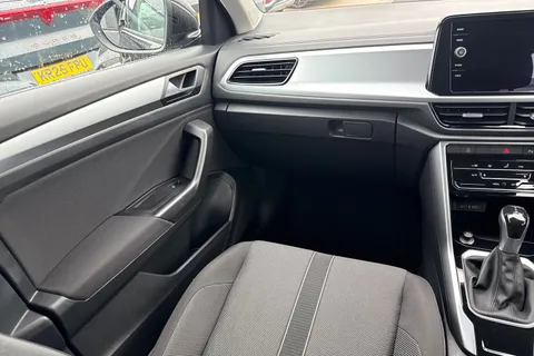 GJ74UMU Volkswagen T-Roc 1.5 TSI Life 5dr DSG Thumbnail #21