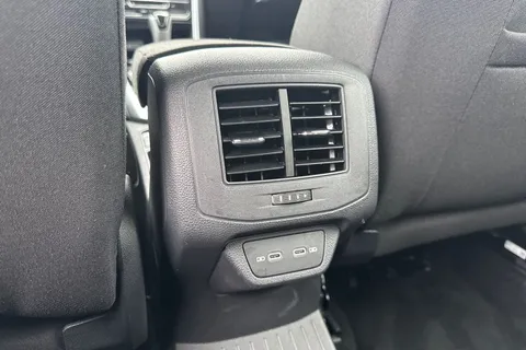 GJ74UMU Volkswagen T-Roc 1.5 TSI Life 5dr DSG Thumbnail #30