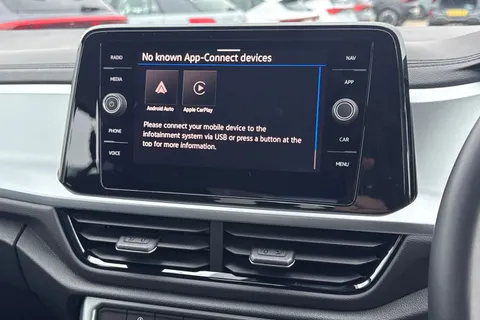 GJ74UMU Volkswagen T-Roc 1.5 TSI Life 5dr DSG Thumbnail #37