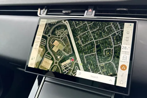 KM74OTP Land Rover Range Rover Evoque 2.0 D200 Dynamic HSE 5dr Thumbnail #13