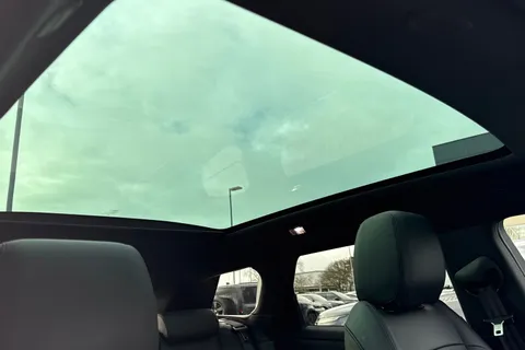 KM74OTP Land Rover Range Rover Evoque 2.0 D200 Dynamic HSE 5dr Thumbnail #33