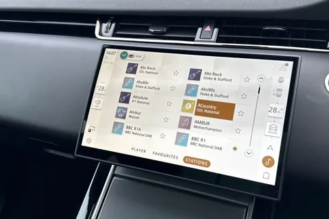 KM74OTP Land Rover Range Rover Evoque 2.0 D200 Dynamic HSE 5dr Thumbnail #34