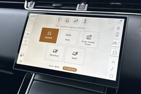 KM74OTP Land Rover Range Rover Evoque 2.0 D200 Dynamic HSE 5dr Thumbnail #37