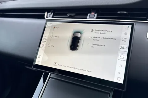 KM74OTP Land Rover Range Rover Evoque 2.0 D200 Dynamic HSE 5dr Thumbnail #38