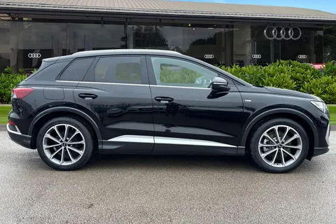 Audi Q4 e-tron 45 S line Auto 5dr 82kWh Thumbnail #4