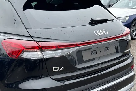 Audi Q4 e-tron 45 S line Auto 5dr 82kWh Thumbnail #8