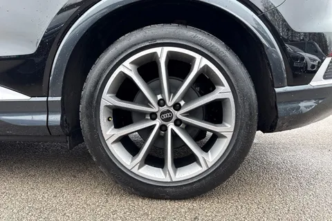 Audi Q4 e-tron 45 S line Auto 5dr 82kWh Thumbnail #12
