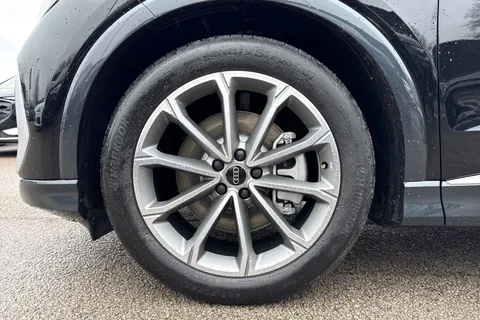 Audi Q4 e-tron 45 S line Auto 5dr 82kWh Thumbnail #13