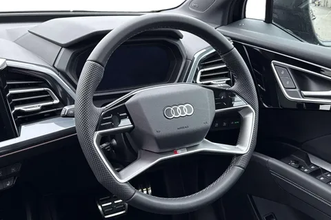 Audi Q4 e-tron 45 S line Auto 5dr 82kWh Thumbnail #18