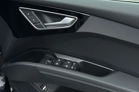 Audi Q4 e-tron 45 S line Auto 5dr 82kWh Thumbnail #21