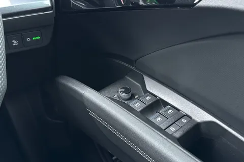 Audi Q4 e-tron 45 S line Auto 5dr 82kWh Thumbnail #39