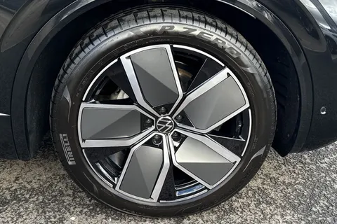 AU75NVT Volkswagen Touareg 3.0 V6 TDI 4Motion 286 Black Edition 5dr Tip Auto **TOW BAR** Thumbnail #13