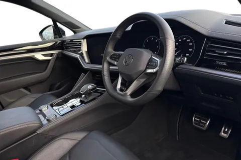 AU75NVT Volkswagen Touareg 3.0 V6 TDI 4Motion 286 Black Edition 5dr Tip Auto **TOW BAR** Thumbnail #15