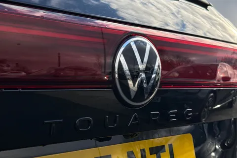 AU75NVT Volkswagen Touareg 3.0 V6 TDI 4Motion 286 Black Edition 5dr Tip Auto **TOW BAR** Thumbnail #26