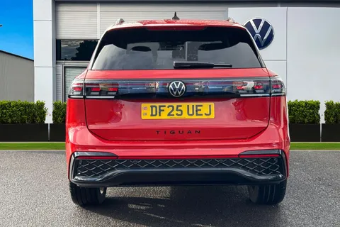 DF25UEJ Volkswagen Tiguan 1.5 TSI 272 eHybrid R-Line DSG⭐Comfort Package, Leather, Sunroof, IQ lights Thumbnail #4