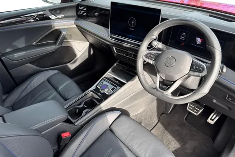 DF25UEJ Volkswagen Tiguan 1.5 TSI 272 eHybrid R-Line DSG⭐Comfort Package, Leather, Sunroof, IQ lights Thumbnail #14