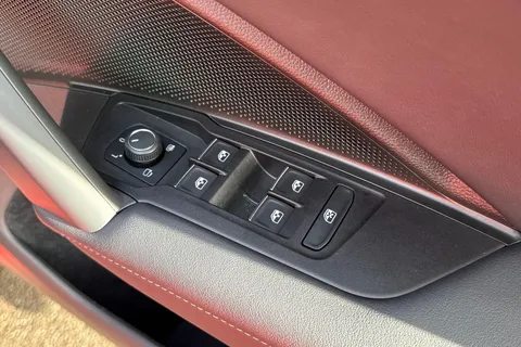 DF25UEJ Volkswagen Tiguan 1.5 TSI 272 eHybrid R-Line DSG⭐Comfort Package, Leather, Sunroof, IQ lights Thumbnail #21