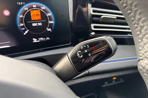 DF25UEJ Volkswagen Tiguan 1.5 TSI 272 eHybrid R-Line DSG⭐Comfort Package, Leather, Sunroof, IQ lights Thumbnail #23