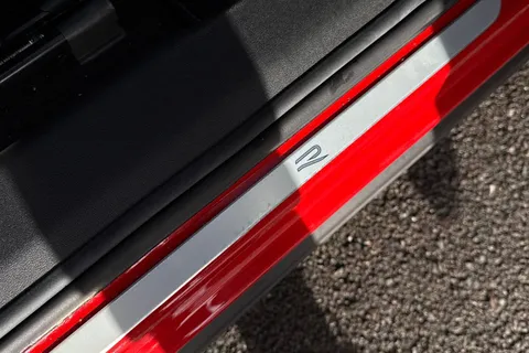 DF25UEJ Volkswagen Tiguan 1.5 TSI 272 eHybrid R-Line DSG⭐Comfort Package, Leather, Sunroof, IQ lights Thumbnail #28