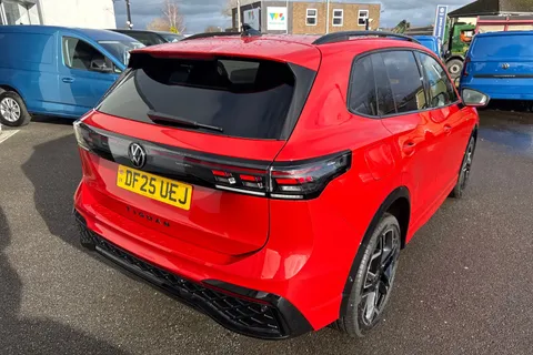 DF25UEJ Volkswagen Tiguan 1.5 TSI 272 eHybrid R-Line DSG⭐Comfort Package, Leather, Sunroof, IQ lights Thumbnail #31