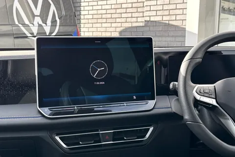 DF25UEJ Volkswagen Tiguan 1.5 TSI 272 eHybrid R-Line DSG⭐Comfort Package, Leather, Sunroof, IQ lights Thumbnail #40