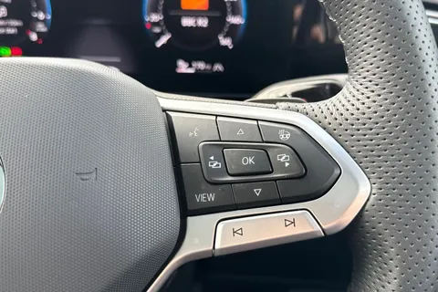 DF25UEJ Volkswagen Tiguan 1.5 TSI 272 eHybrid R-Line DSG⭐Comfort Package, Leather, Sunroof, IQ lights Thumbnail #44