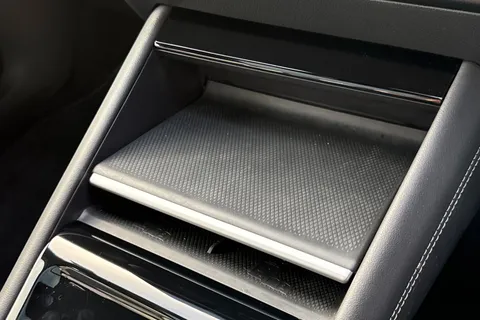 DF25UEJ Volkswagen Tiguan 1.5 TSI 272 eHybrid R-Line DSG⭐Comfort Package, Leather, Sunroof, IQ lights Thumbnail #48