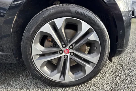 KP21BFX Jaguar F-Pace 3.0 D300 MHEV R-Dynamic HSE Auto AWD Euro 6 (s/s) 5dr Thumbnail #10