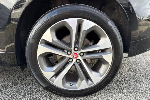 KP21BFX Jaguar F-Pace 3.0 D300 MHEV R-Dynamic HSE Auto AWD Euro 6 (s/s) 5dr Thumbnail #11