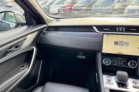 KP21BFX Jaguar F-Pace 3.0 D300 MHEV R-Dynamic HSE Auto AWD Euro 6 (s/s) 5dr Thumbnail #20