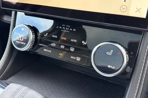 KP21BFX Jaguar F-Pace 3.0 D300 MHEV R-Dynamic HSE Auto AWD Euro 6 (s/s) 5dr Thumbnail #22