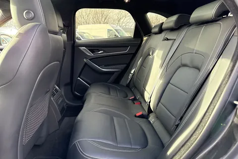 KP21BFX Jaguar F-Pace 3.0 D300 MHEV R-Dynamic HSE Auto AWD Euro 6 (s/s) 5dr Thumbnail #34