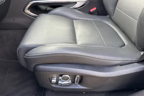 KP21BFX Jaguar F-Pace 3.0 D300 MHEV R-Dynamic HSE Auto AWD Euro 6 (s/s) 5dr Thumbnail #38