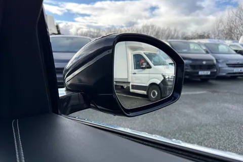 KP21BFX Jaguar F-Pace 3.0 D300 MHEV R-Dynamic HSE Auto AWD Euro 6 (s/s) 5dr Thumbnail #41