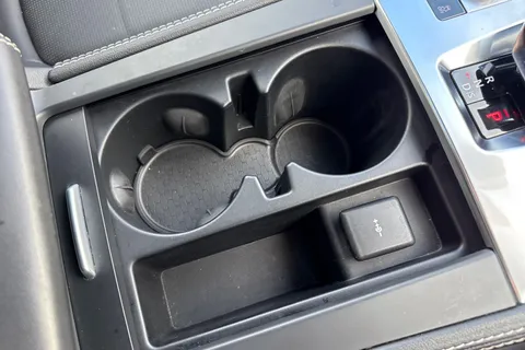 KP21BFX Jaguar F-Pace 3.0 D300 MHEV R-Dynamic HSE Auto AWD Euro 6 (s/s) 5dr Thumbnail #42