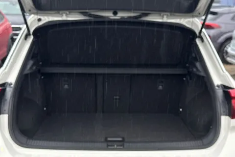 KR25XBV Volkswagen T-Roc 2.0 TDI 150 EVO R-Line 5dr DSG**PAN ROOF + REVESING CAMERA + 18' NEVADA ALL Thumbnail #8