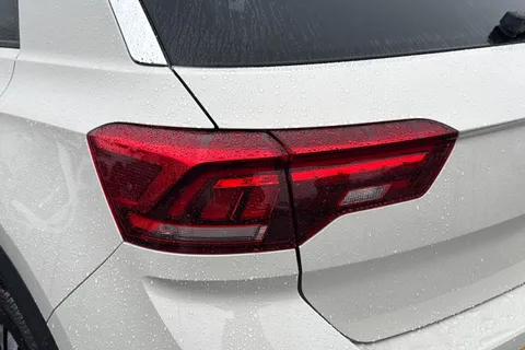 KR25XBV Volkswagen T-Roc 2.0 TDI 150 EVO R-Line 5dr DSG**PAN ROOF + REVESING CAMERA + 18' NEVADA ALL Thumbnail #9