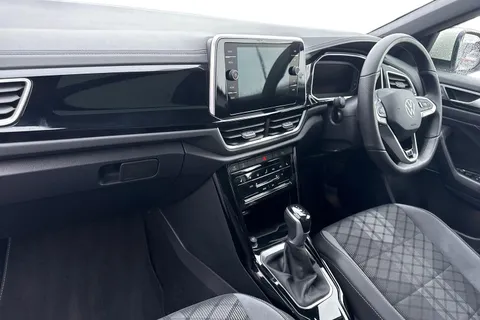 KR25XBV Volkswagen T-Roc 2.0 TDI 150 EVO R-Line 5dr DSG**PAN ROOF + REVESING CAMERA + 18' NEVADA ALL Thumbnail #16