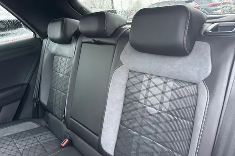 KR25XBV Volkswagen T-Roc 2.0 TDI 150 EVO R-Line 5dr DSG**PAN ROOF + REVESING CAMERA + 18' NEVADA ALL Thumbnail #20