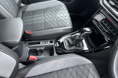 KR25XBV Volkswagen T-Roc 2.0 TDI 150 EVO R-Line 5dr DSG**PAN ROOF + REVESING CAMERA + 18' NEVADA ALL Thumbnail #24